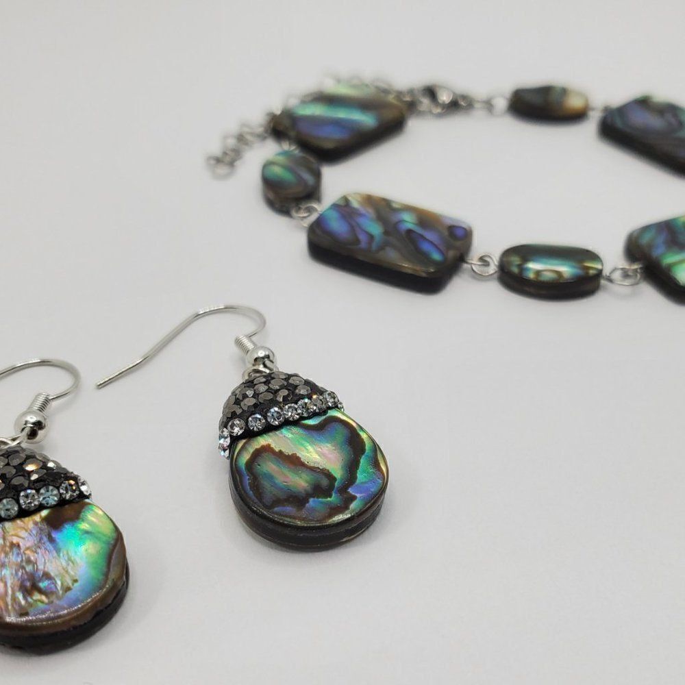 Hand Crafted Natural Shell Jewelry Set - Picture 13 of 15